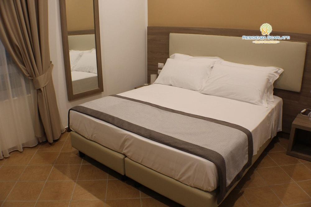 Hotiday Room Collection - Napoli Residenza Scarlatti Eksteriør bilde